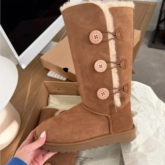 Ugg Bailey Triplet Boot - Picture 2 of 3